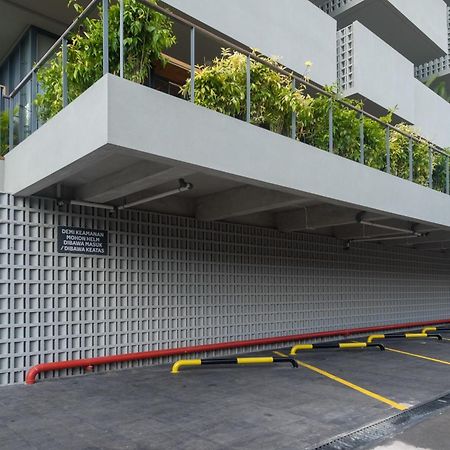 Sans Hotel Rg Living Jogja By Reddoorz Pakualaman Exterior photo