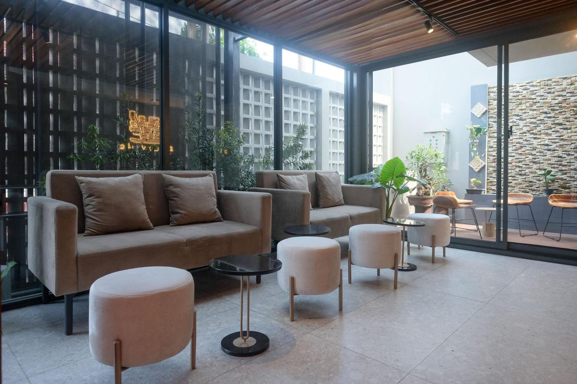 Sans Hotel Rg Living Jogja By Reddoorz Pakualaman Exterior photo