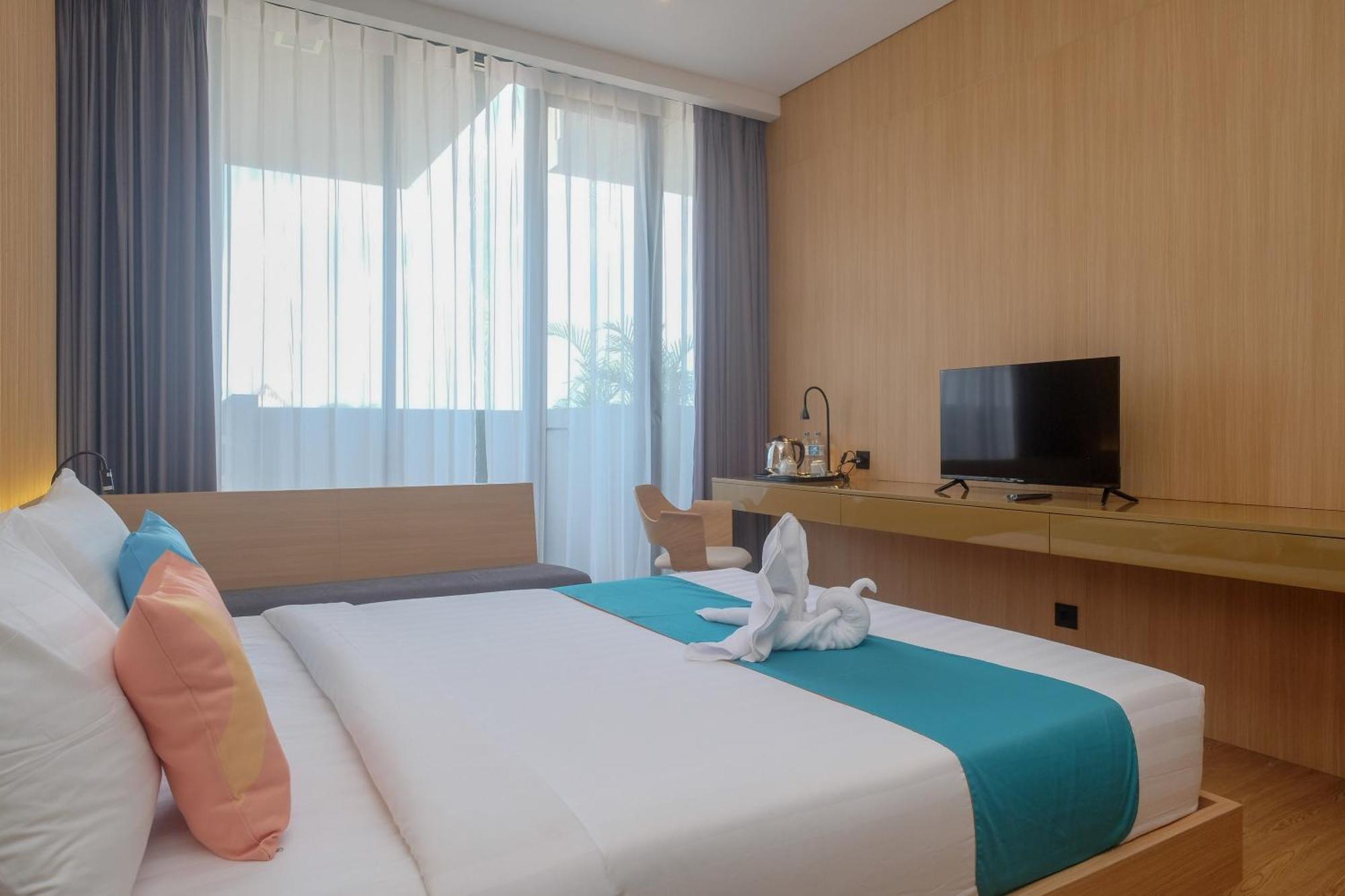 Sans Hotel Rg Living Jogja By Reddoorz Pakualaman Exterior photo