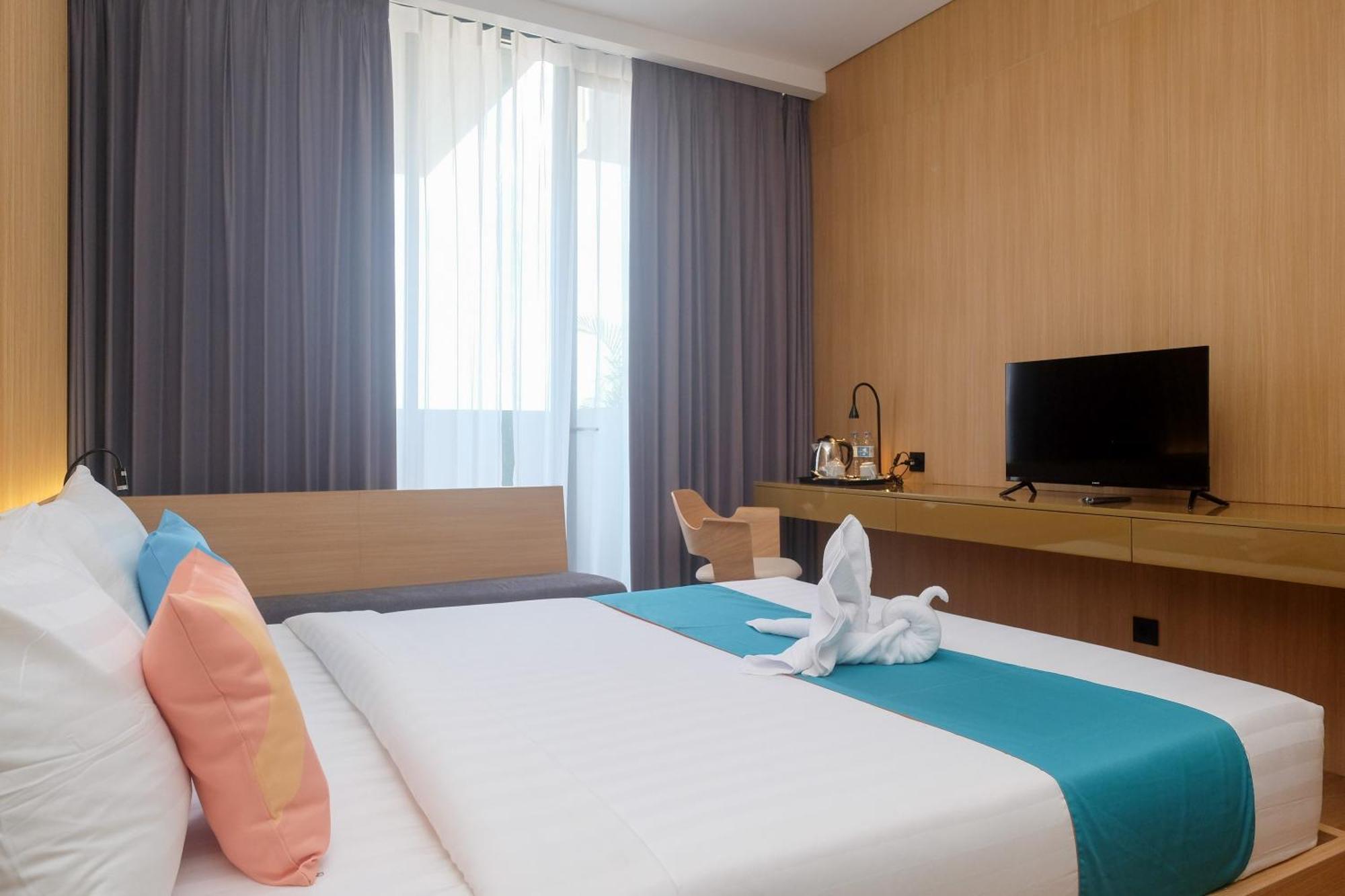Sans Hotel Rg Living Jogja By Reddoorz Pakualaman Exterior photo
