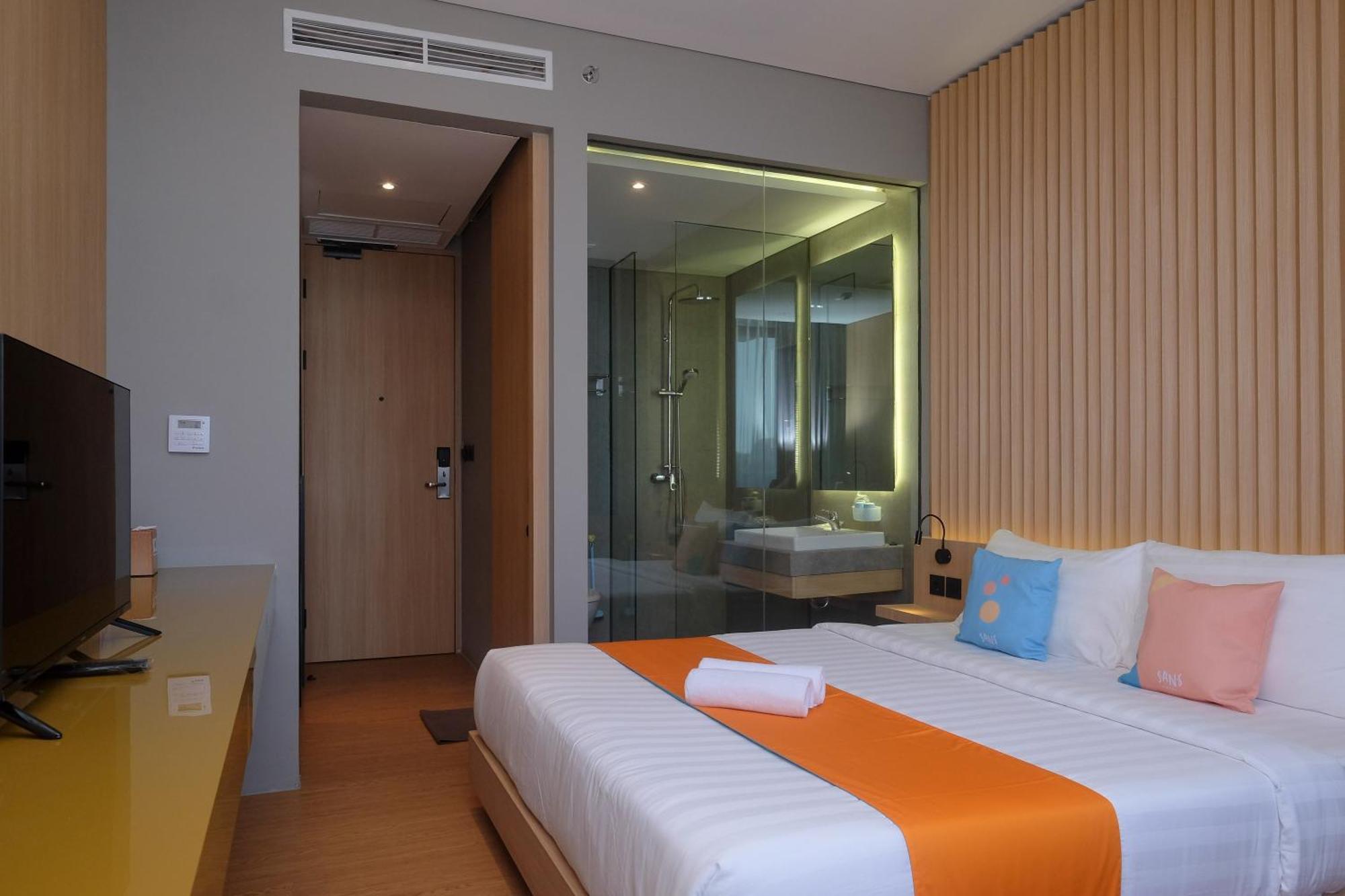 Sans Hotel Rg Living Jogja By Reddoorz Pakualaman Exterior photo